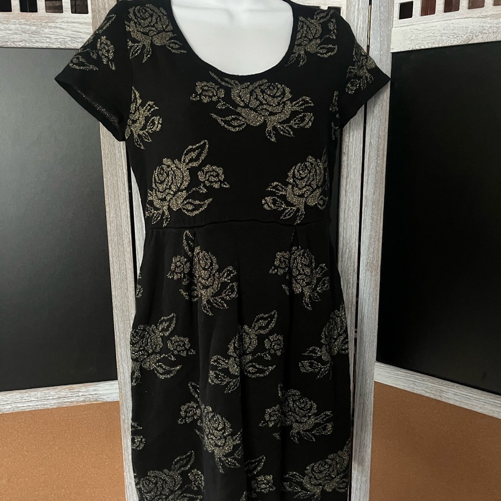 Elegant Black and Gold Floral sweater Dress